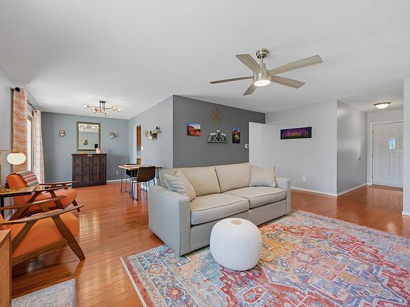4th image of 594 1/2 Sycamore Ct