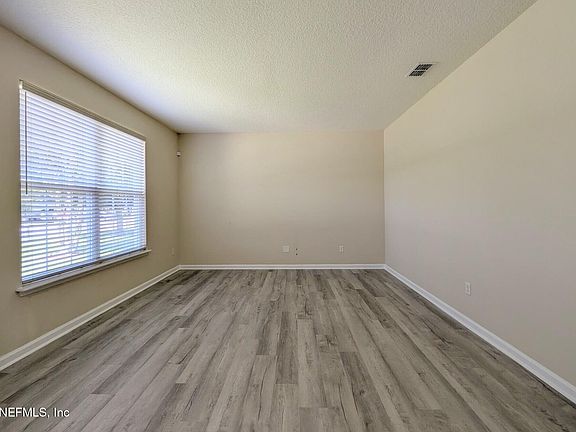 5th image of 2391 CANEY WOOD Court S