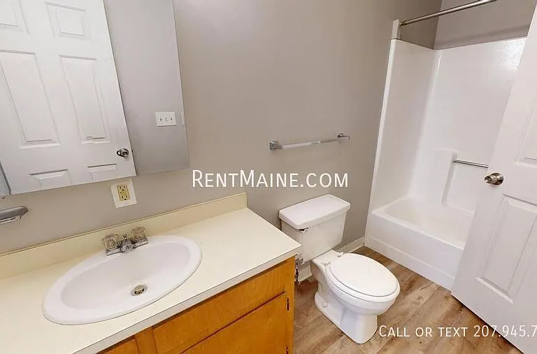 46 Baker St #4 — Photo 6