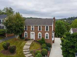 710 Robin Dr, Pittsburgh, PA 15220