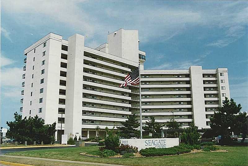 1st image of 2830 Shore Dr APT 411