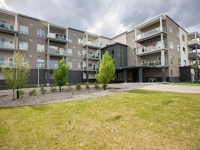 360 Lodge Ave — Photo 1