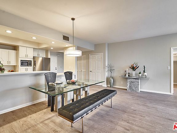 4th image of 810 S Lucerne Blvd APT 202