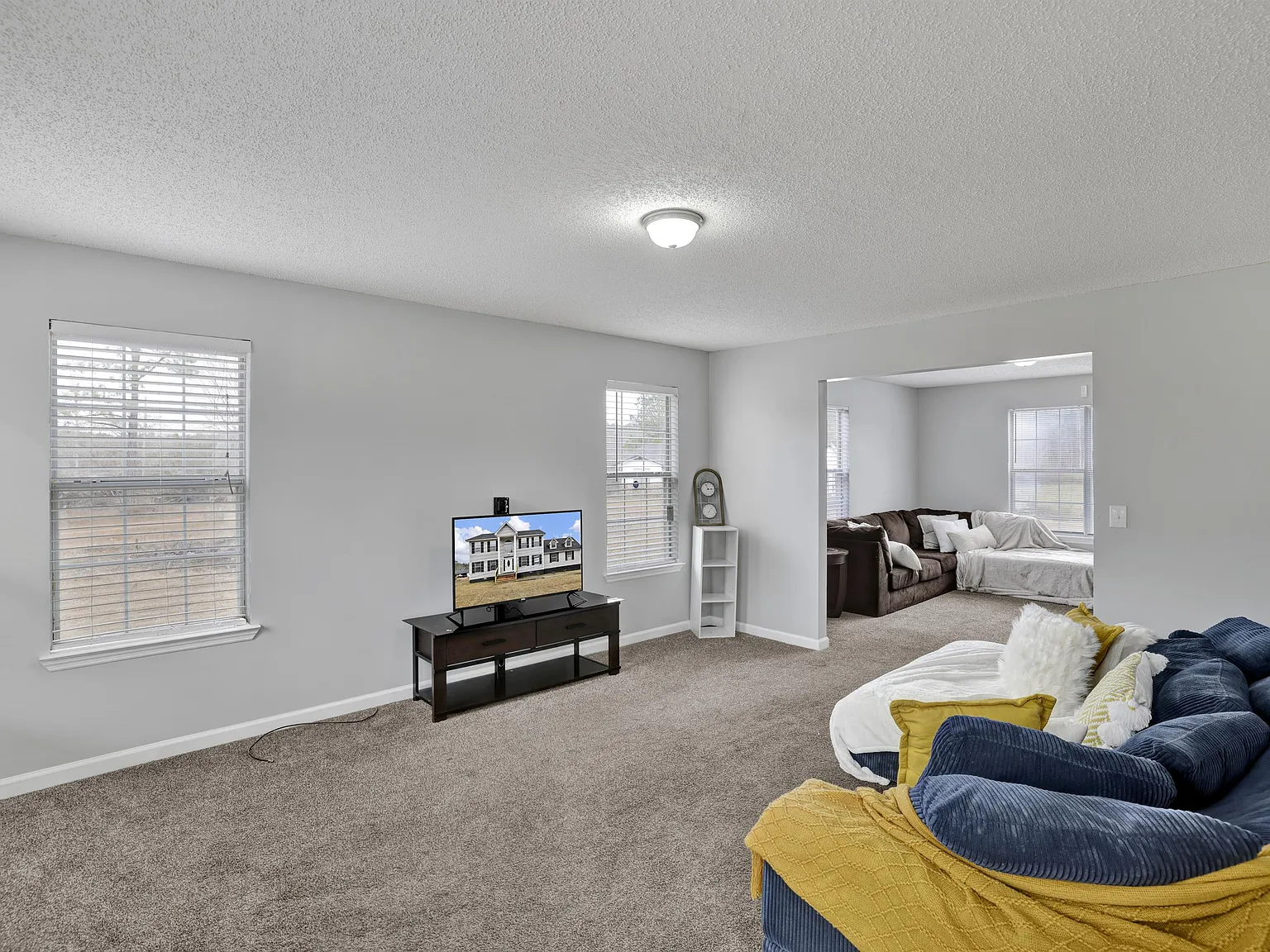6105 County Rd 11 Apt E — Photo 4