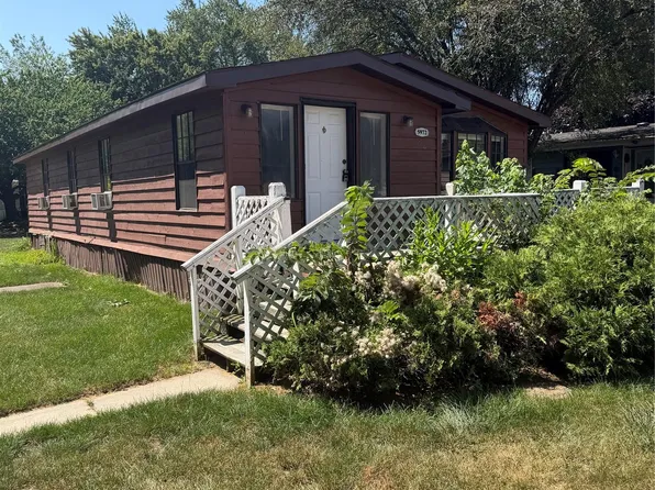 5972 Vernon St, Belleville, MI 48111