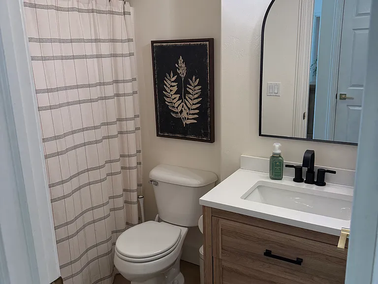 370 N 800 W — Photo 17