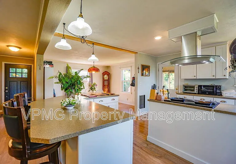 3956 Columbia Heights Rd — Photo 11