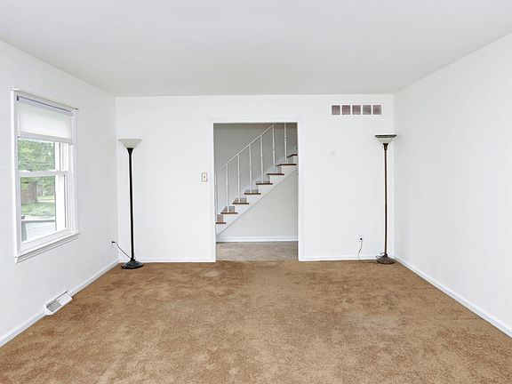 3rd image of 1271 Gainesway Dr