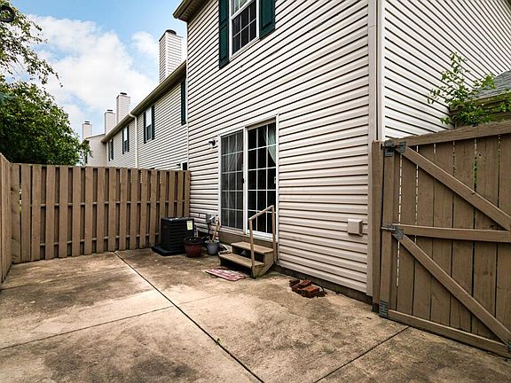 3rd image of 1643 Bennigan Dr #174A