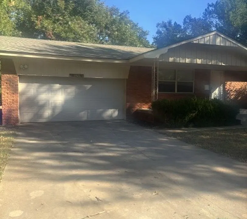 2425 Butler Dr
