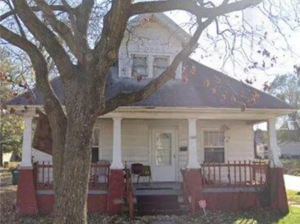 1303 E Hickory St, Decatur, IL 62526