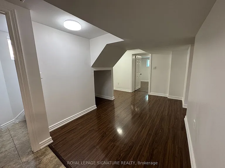130 Budea Cres #BASEMENT — Photo 7