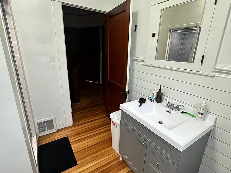 435 Ada St — Photo 6
