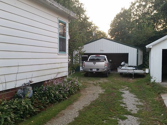 3+garage-north drive