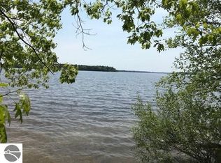 7070 Lakeview Dr, Oscoda, MI 48750