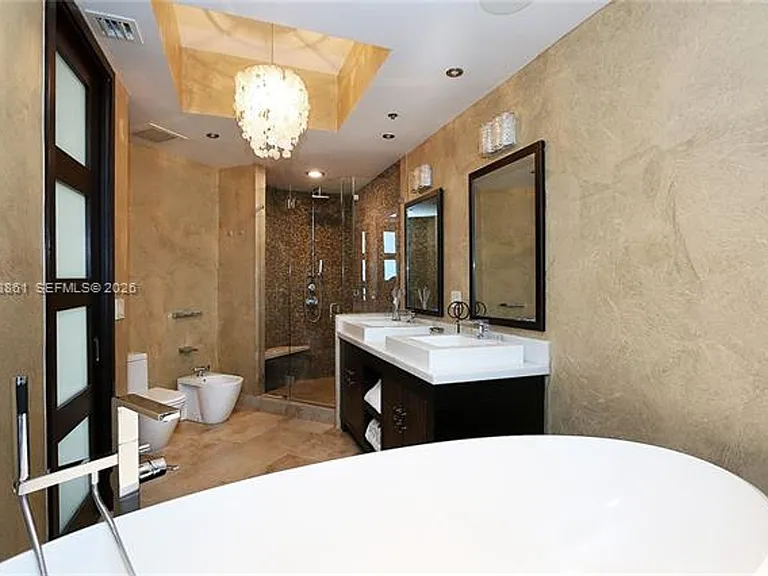 100 S Pointe Dr #601 — Photo 14