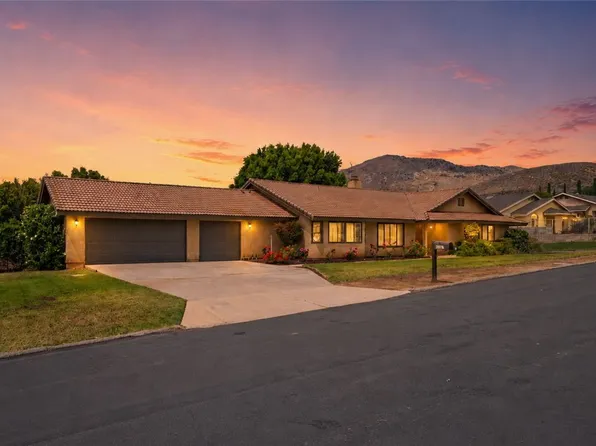 6884 Darlene Ln, Riverside, CA 92509