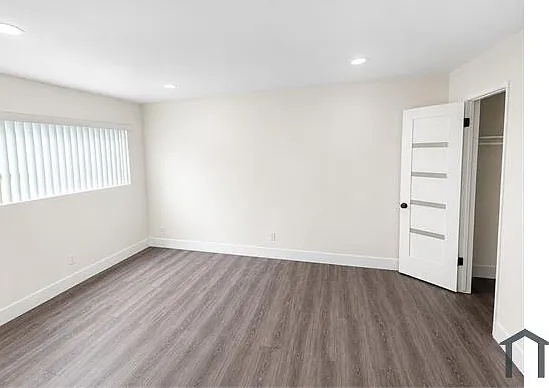 5550 Denny Ave — Photo 4