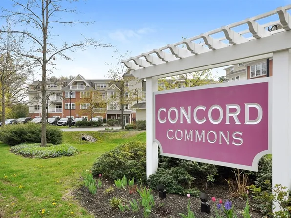95 Conant St Unit 202, Concord, MA 01742