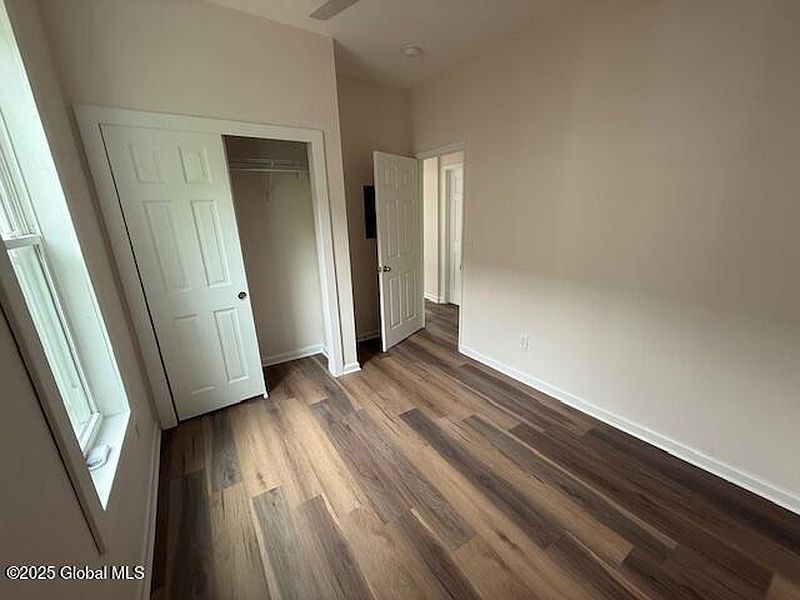 5th image of 38 Glen Avenue