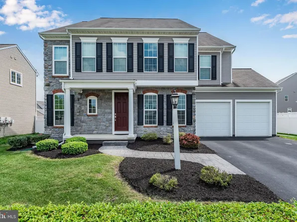 104 Stone Run Dr, Mechanicsburg, PA 17050