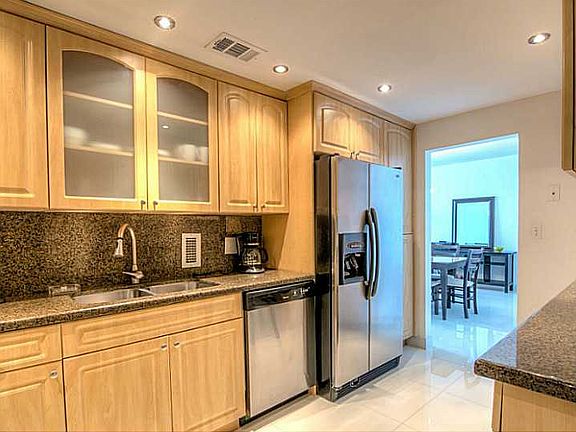 3rd image of 4001 S Ocean Dr APT 12E