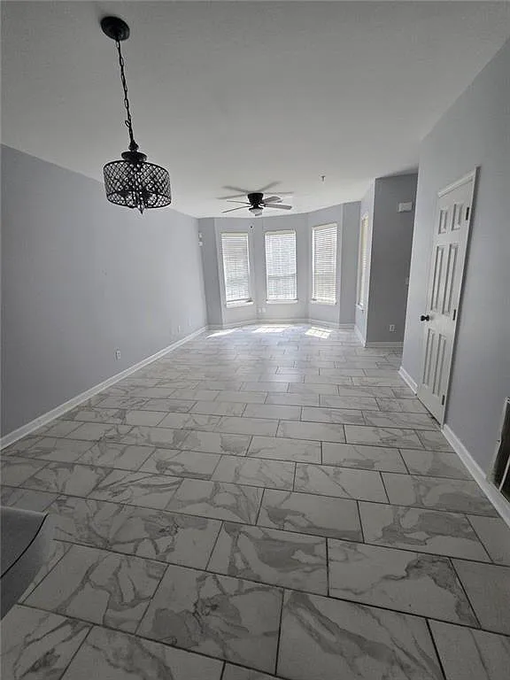 3 bed, 2.5 bath, 1370 sqft, $1,800 — Photo 3