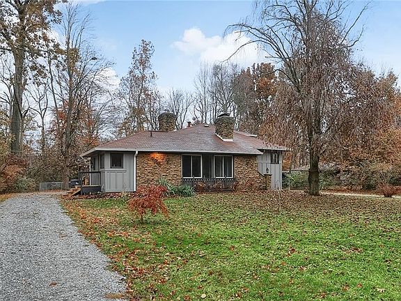 2nd image of 445 E Hickory Ln