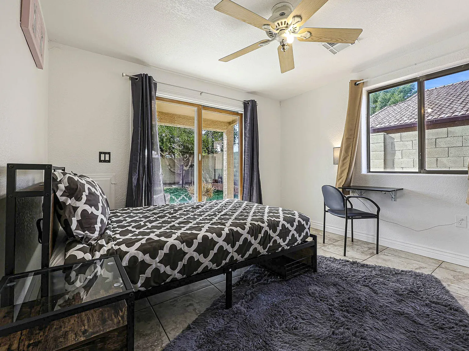 4 bed, 3.0 bath, 2500 sqft, $862 — Photo 1