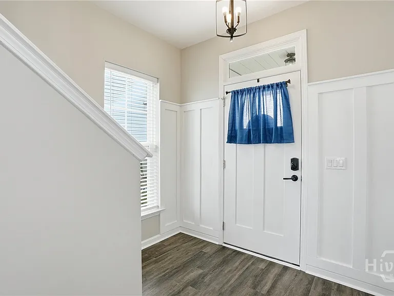 75 Pomona Cir — Photo 6