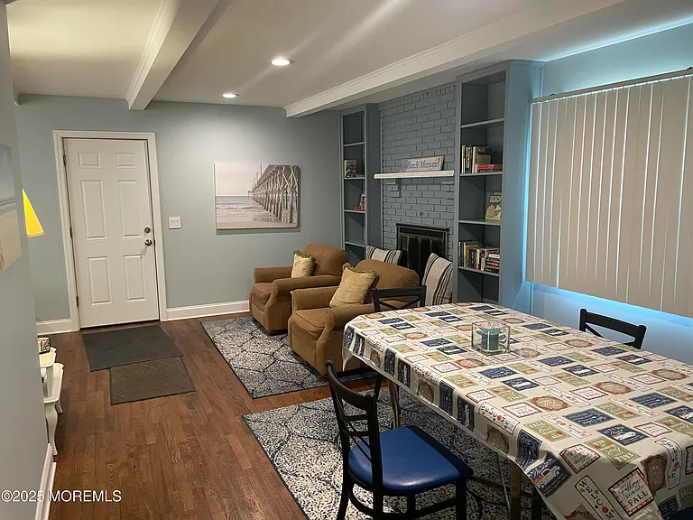 300 4th Ave — Photo 20