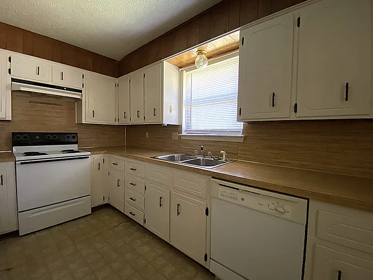 1508 Edgefield St — Photo 7