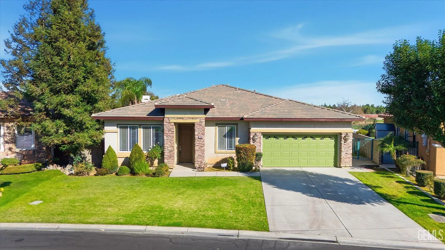 5406 Pelican Hill Dr photo 1
