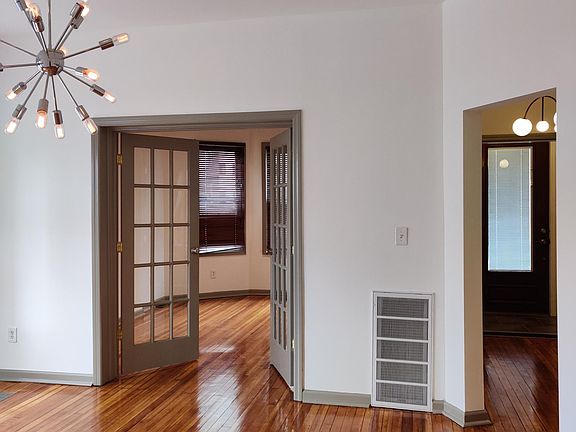 4th image of 129 Clifton Pl #A