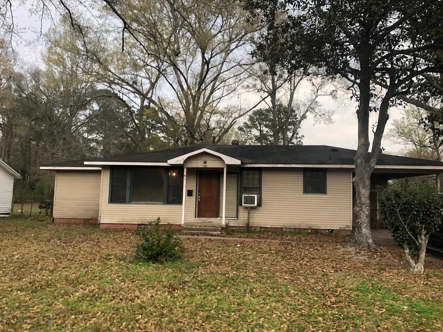 3 bed, 1250 sqft, $950 — Photo 1