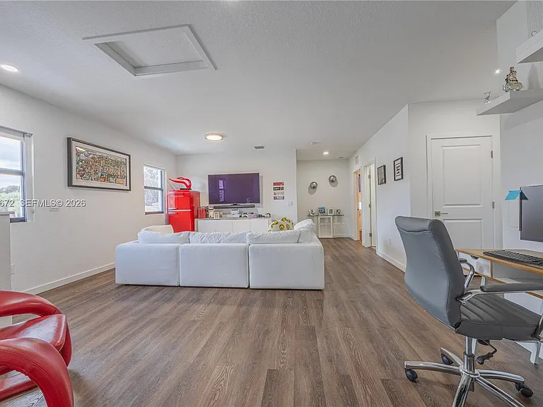 7126 Rockwood Rd — Photo 10