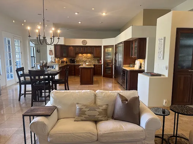 Family rm and open eat-in kitchen