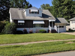 728 Sandalwood Dr, Elyria, OH