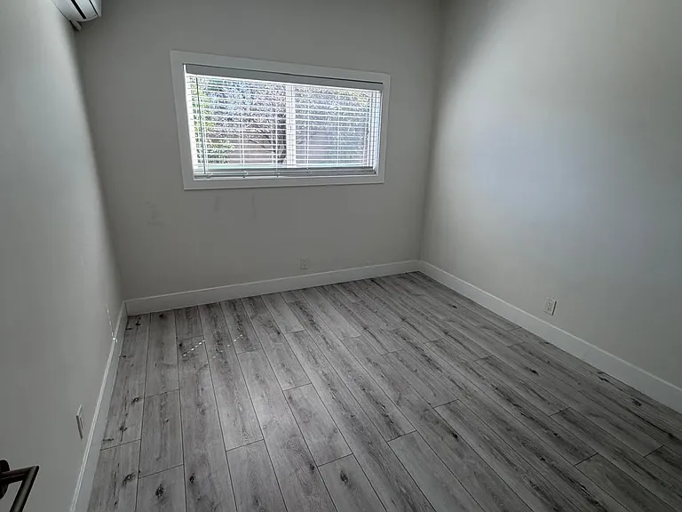 1402 San Juan St — Photo 7