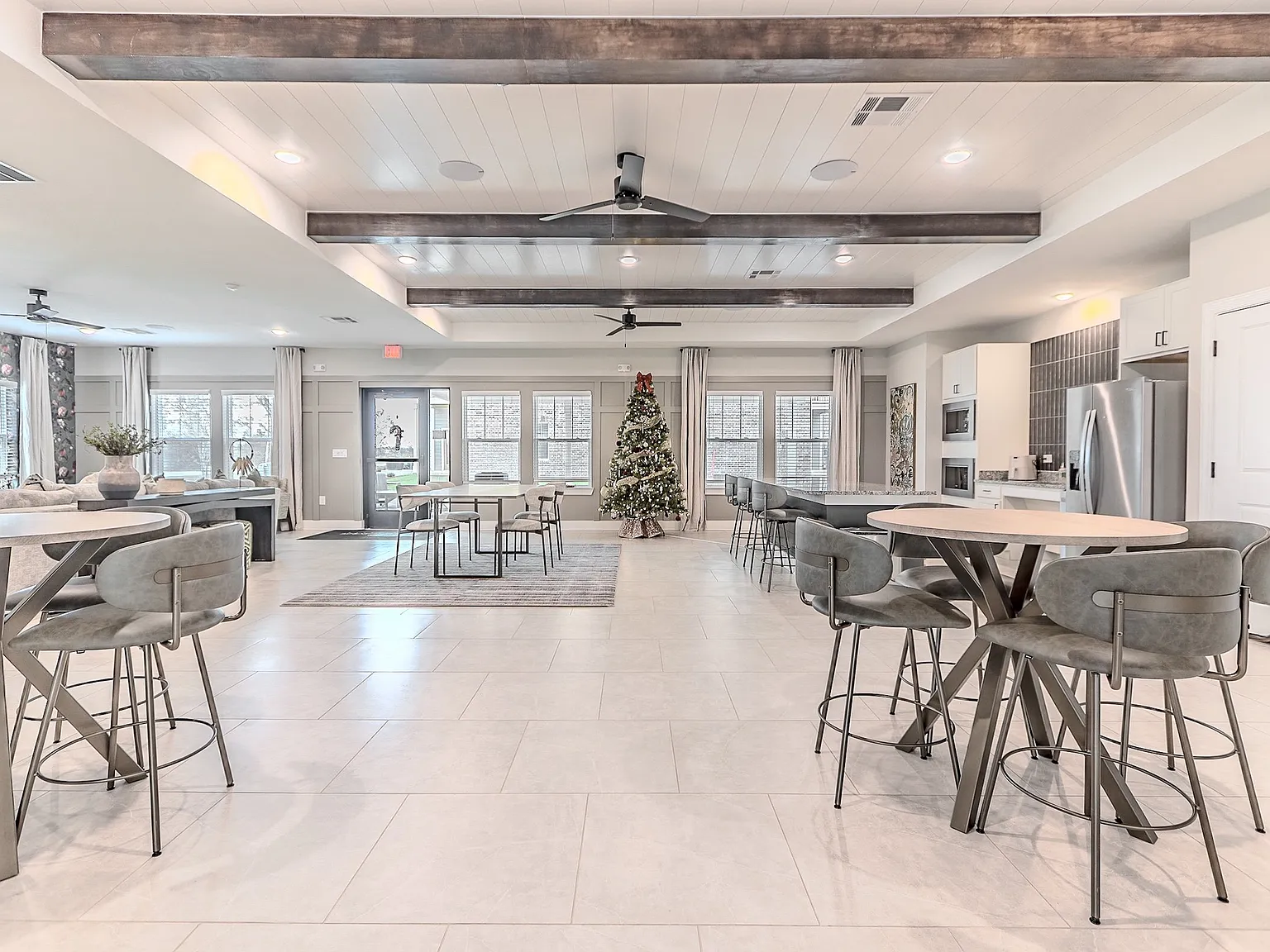 Whispering Pointe Apartments — Photo 1