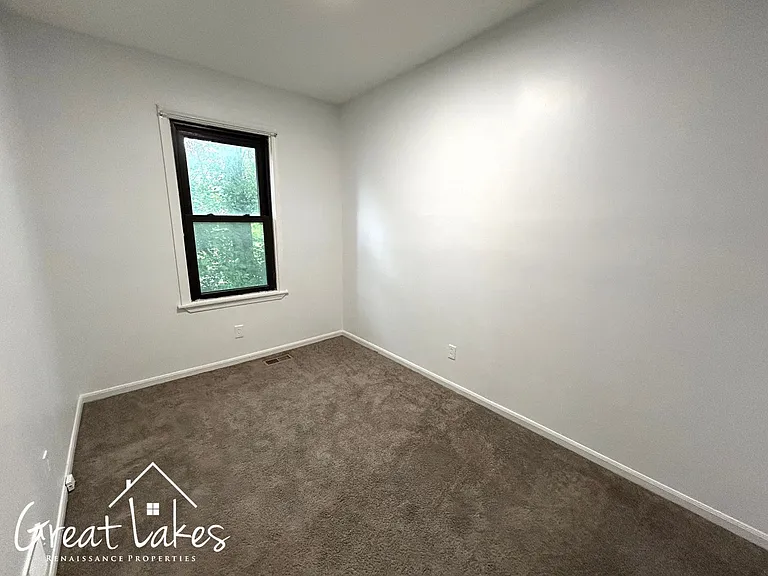 141 Gladstone St — Photo 14