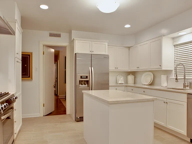1420 N. LAKE SHORE DRIVE — Photo 9