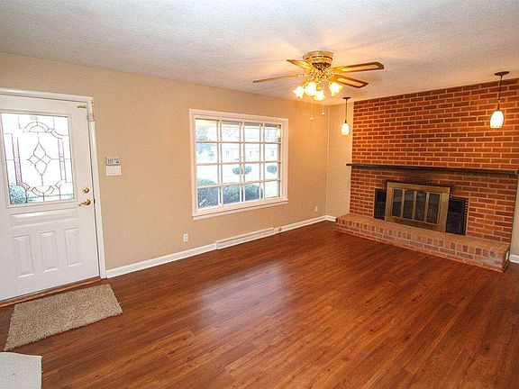 4th image of 4025 Broadway Ave
