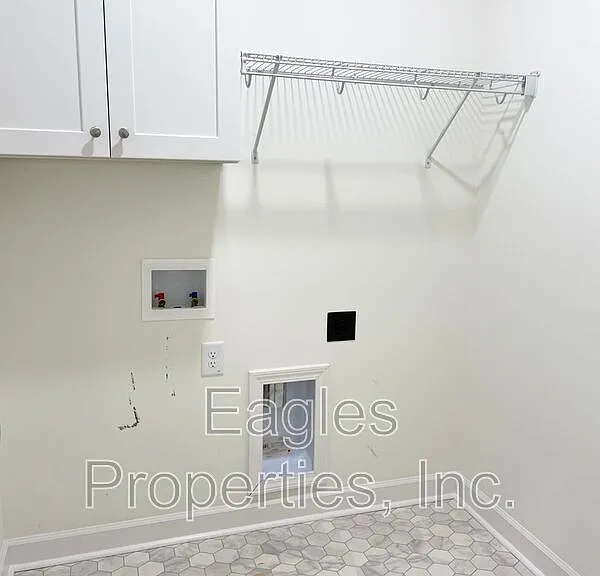 300 Creeks Edge — Photo 8