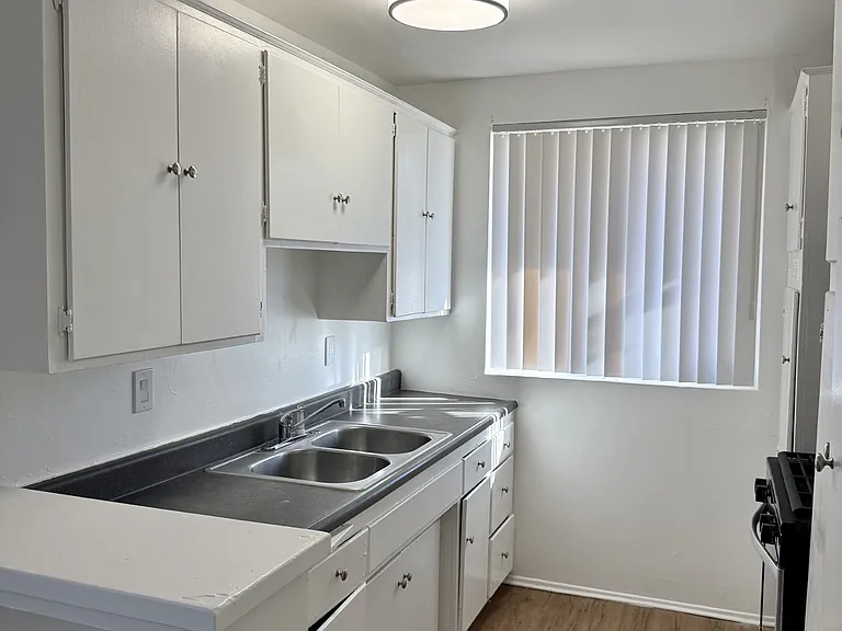 4830 Canoga St #J — Photo 4