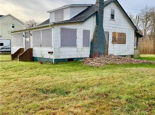 72 Elm Rd E, Mastic Beach, NY 11951