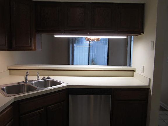 3rd image of 800 Bay Dr APT 7
