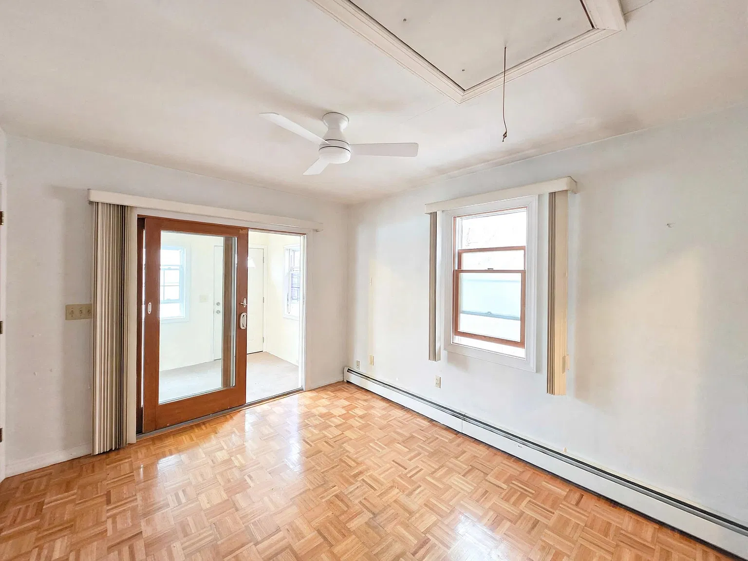 Studio, $1,000 — Photo 2