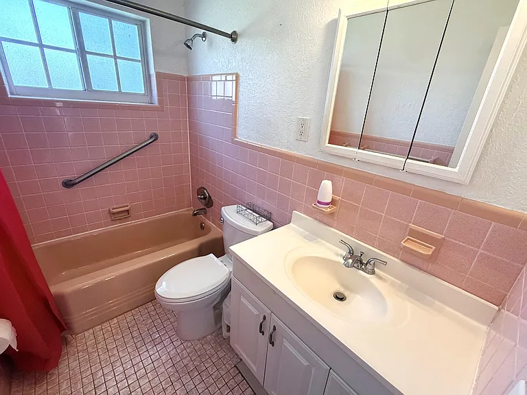 551 SE 15th St #W — Photo 8