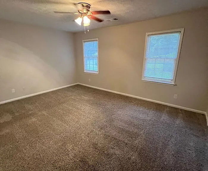 369 Freeport Dr — Photo 11